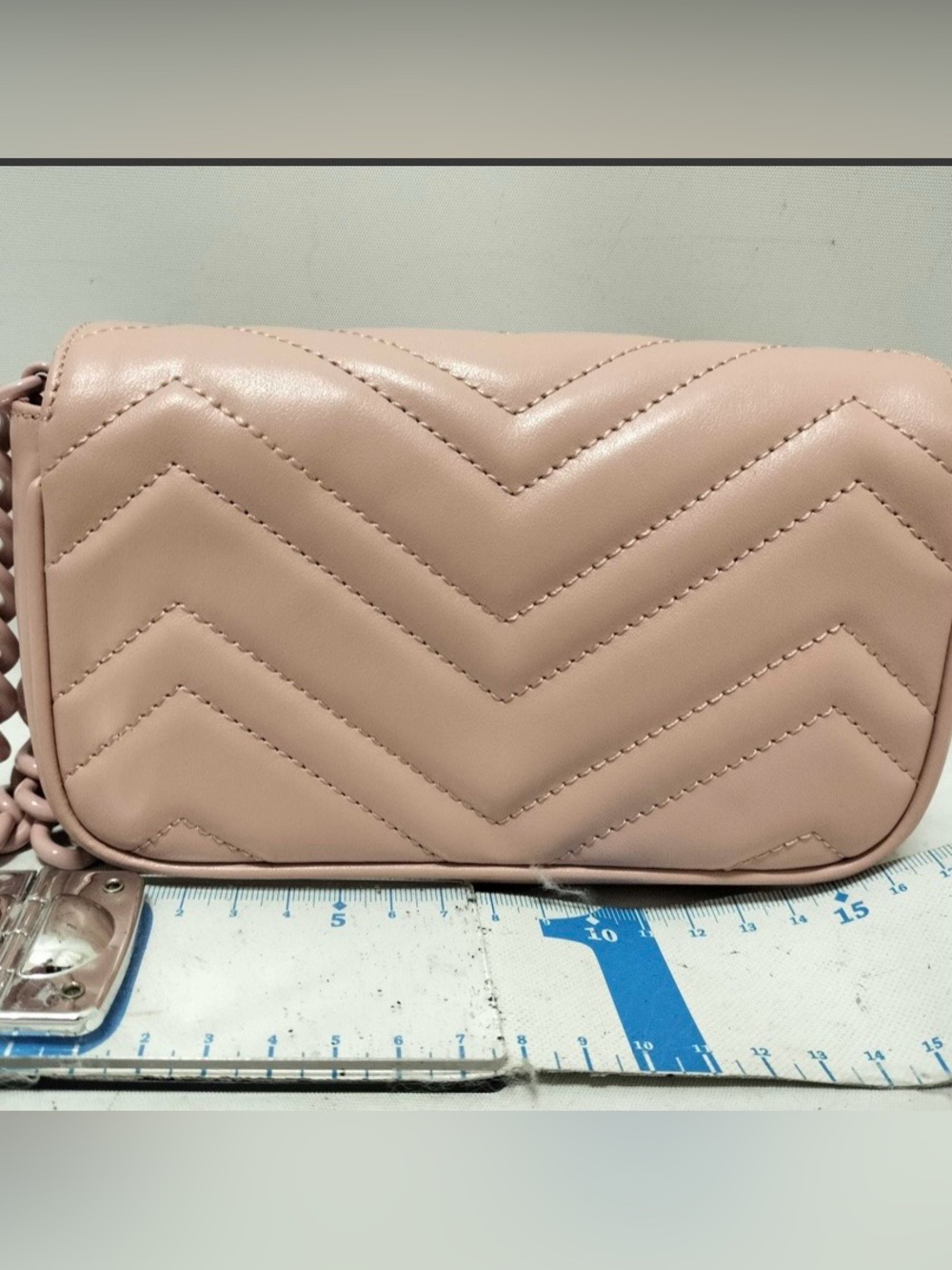 Gucci GG Marmont Super Mini Monochrome Matelassé Leather Shoulder Bag - Picture 3 of 10